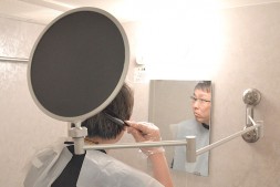 日本Thanko创意家居产品设计，伸缩折叠染发镜子